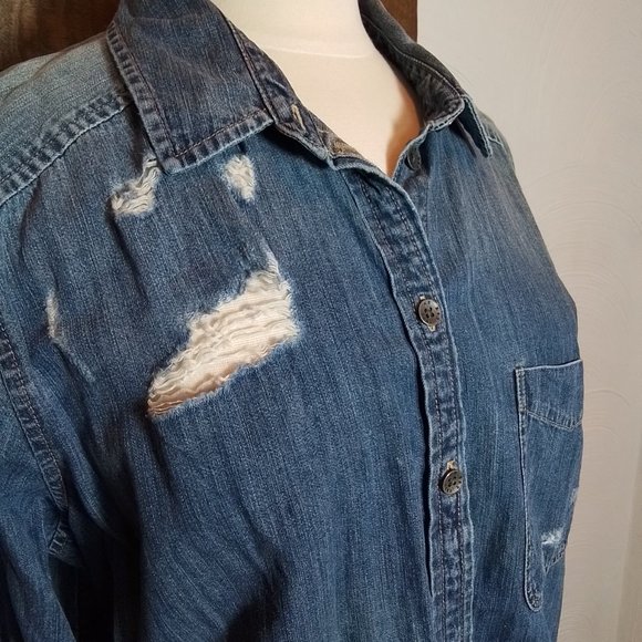 American Eagle Denim Shirt AE Oversized Fit Distressed Button Down size L - Picture 3 of 5